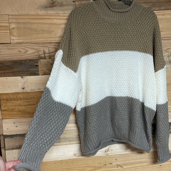 Size XL Color block Tan, White, Mocha Color Mock-neck Soft Stretchy Sweater - Picture 3 of 6